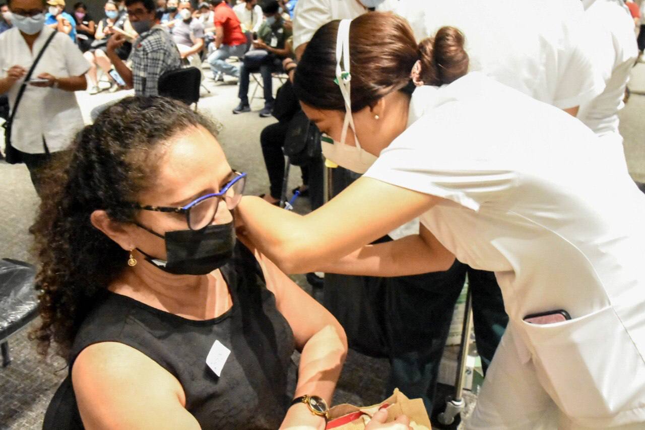 Inicia proceso de vacunación para docentes en Yucatán